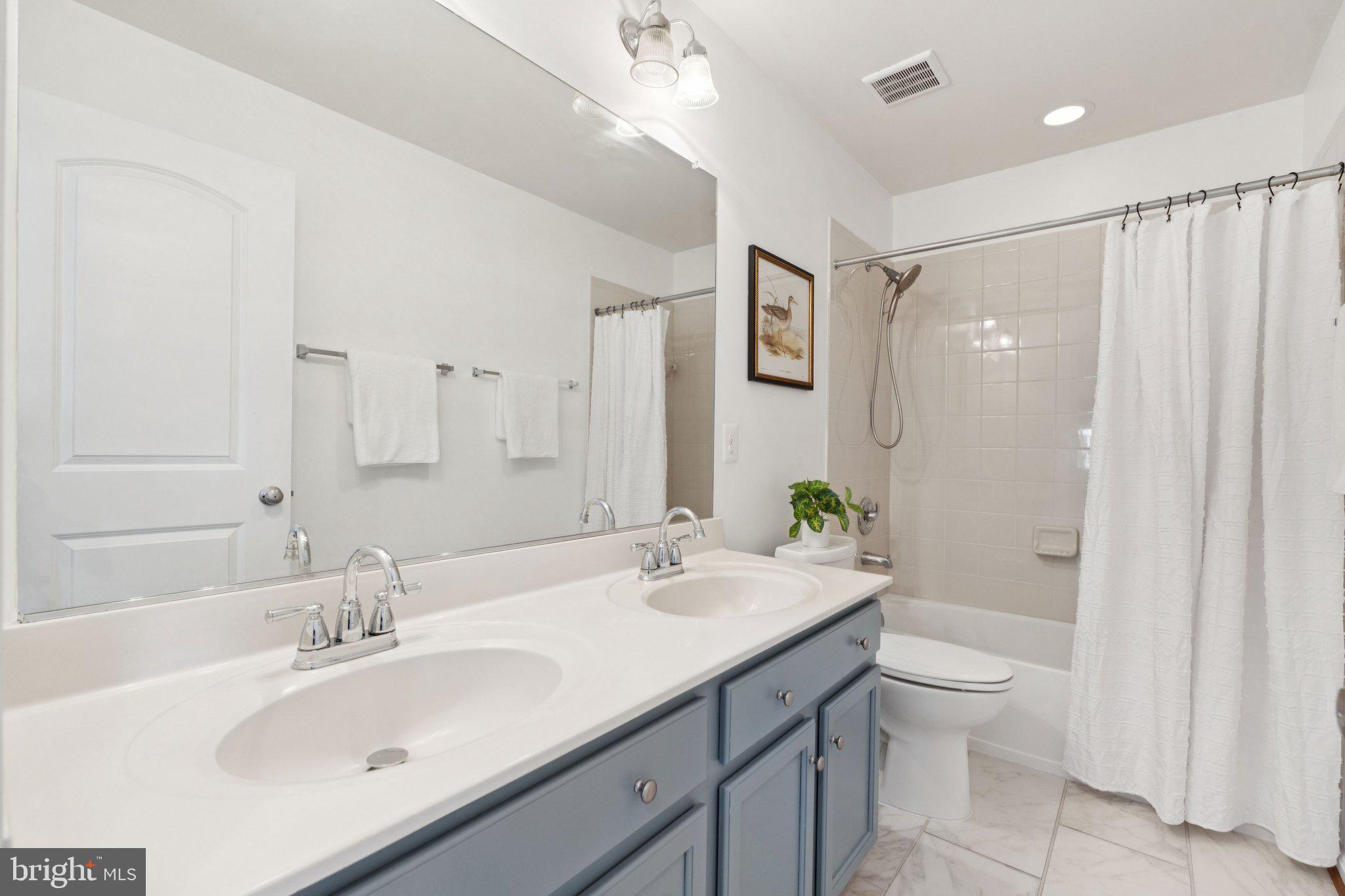 42121 OAK CREST CIRCLE