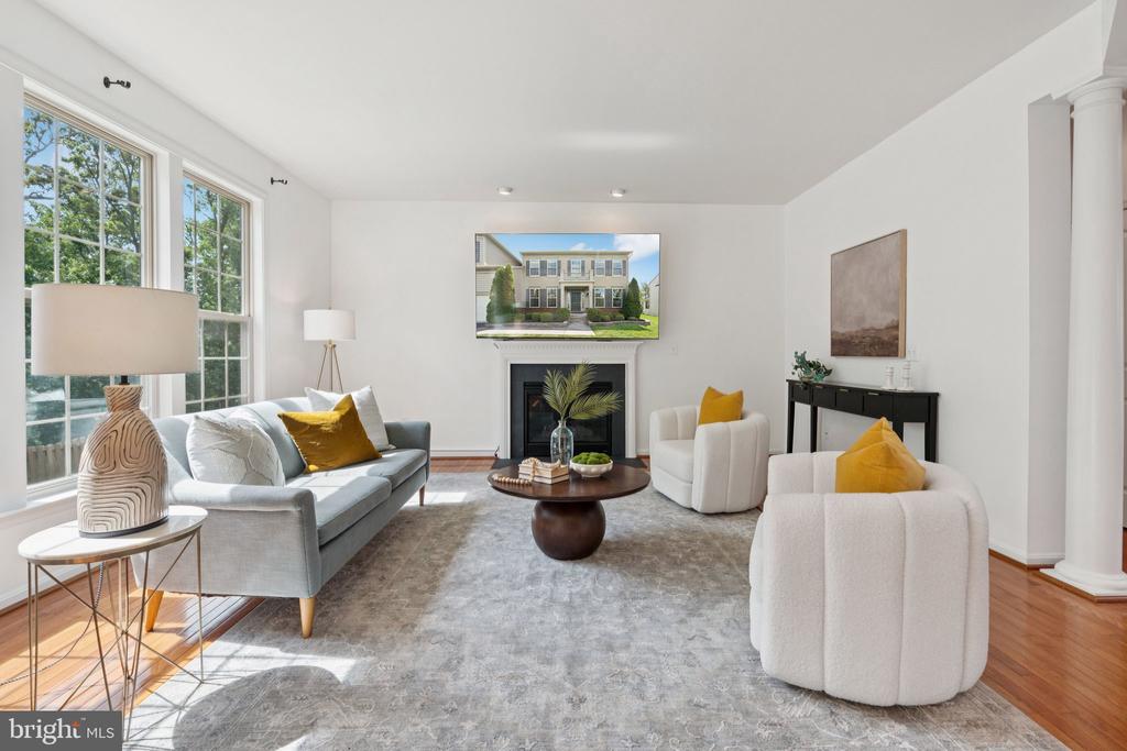 42121 OAK CREST CIRCLE