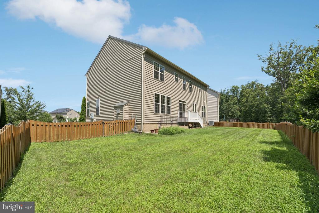 42121 OAK CREST CIRCLE