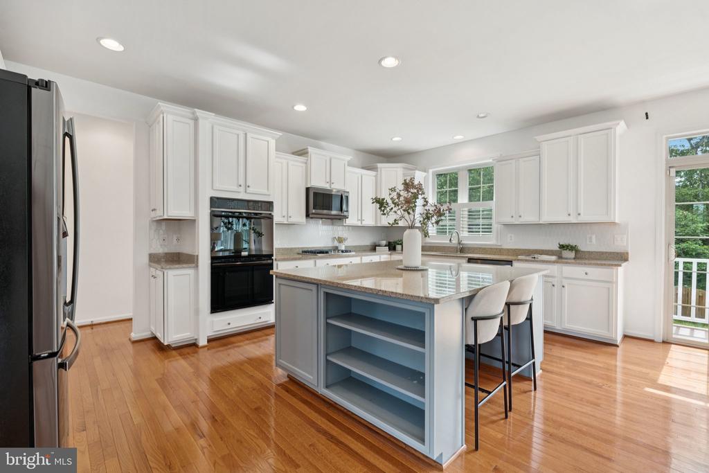 42121 OAK CREST CIRCLE