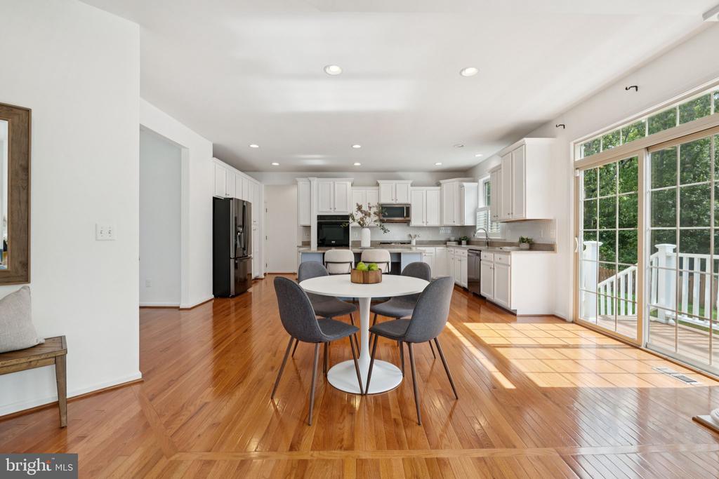 42121 OAK CREST CIRCLE