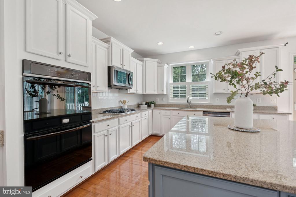 42121 OAK CREST CIRCLE