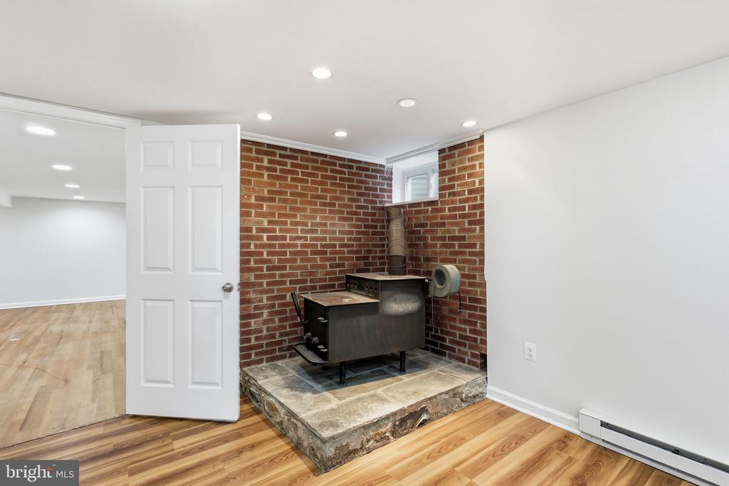 300 E LOUDOUN VALLEY DRIVE