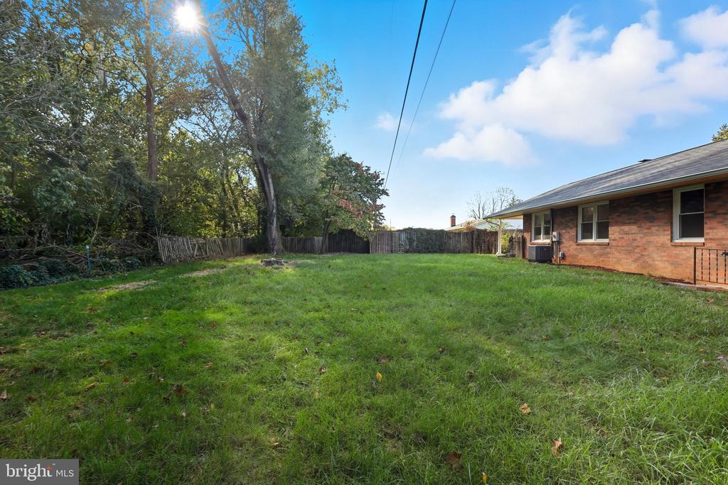 300 E LOUDOUN VALLEY DRIVE