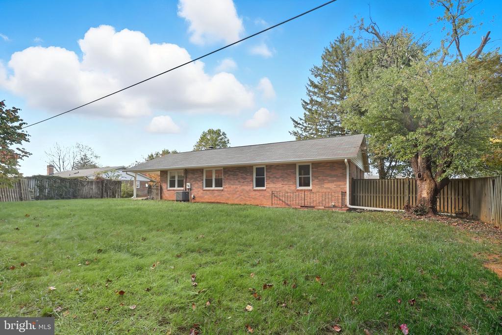 300 E LOUDOUN VALLEY DRIVE