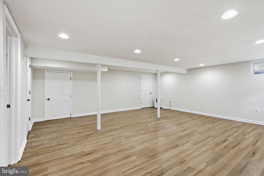 300 E LOUDOUN VALLEY DRIVE