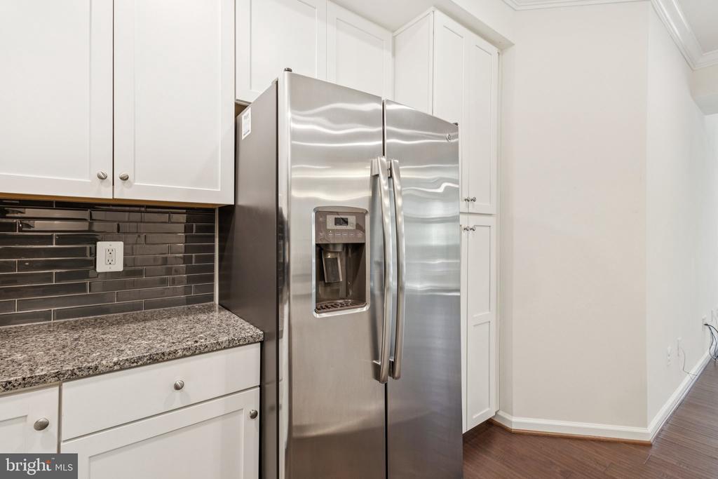 42114 PIEBALD SQUARE