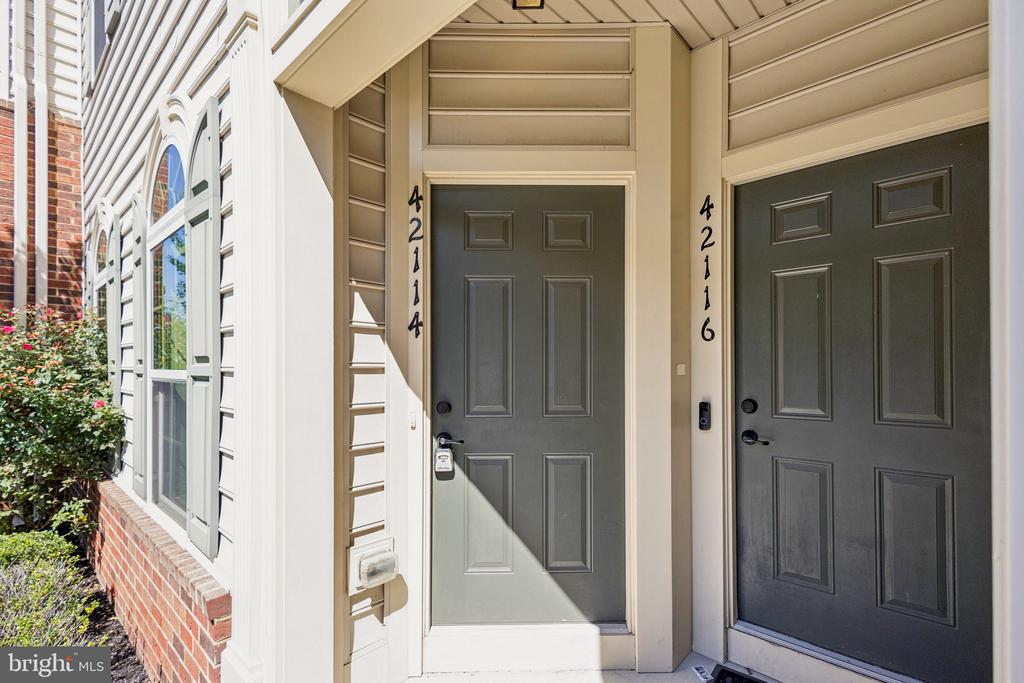 42114 PIEBALD SQUARE