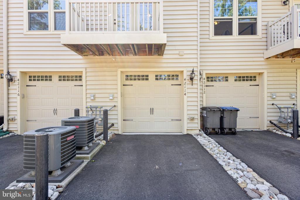 42114 PIEBALD SQUARE