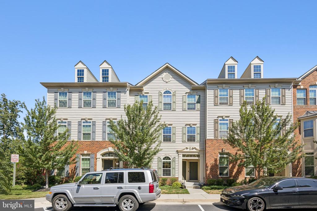 42114 PIEBALD SQUARE
