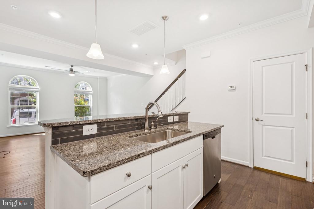 42114 PIEBALD SQUARE