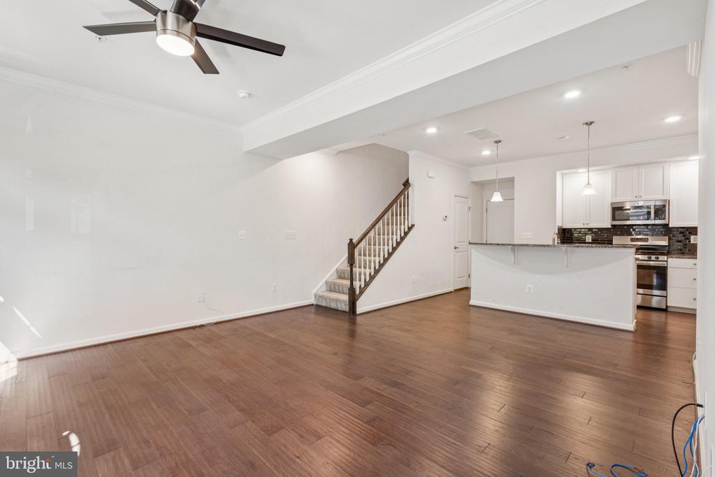 42114 PIEBALD SQUARE