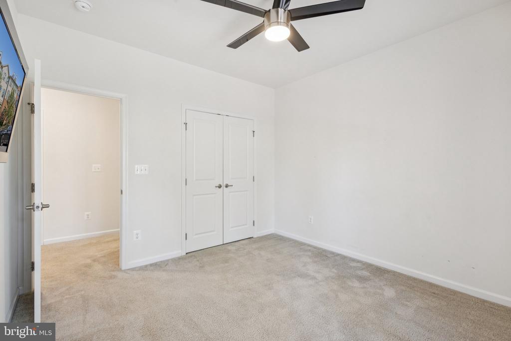 42114 PIEBALD SQUARE