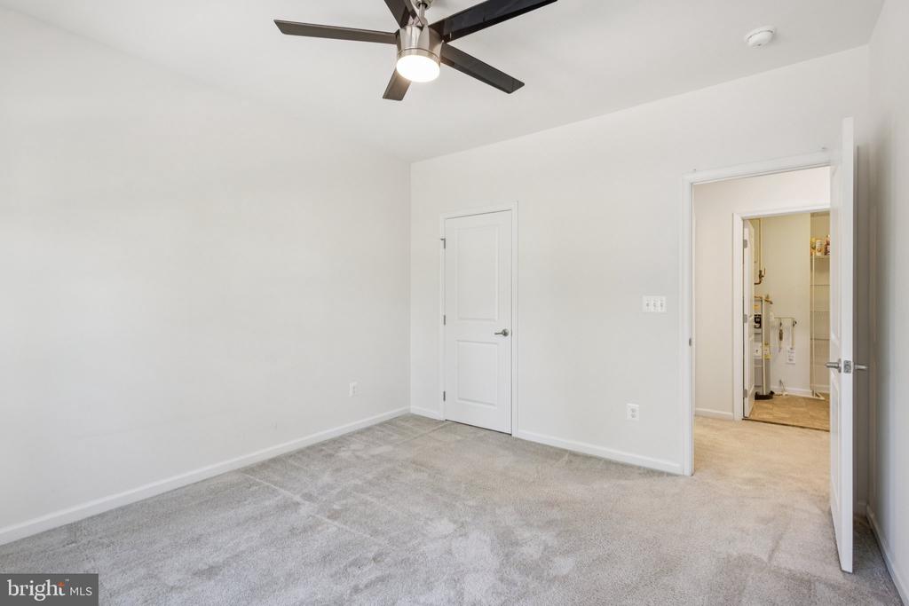 42114 PIEBALD SQUARE
