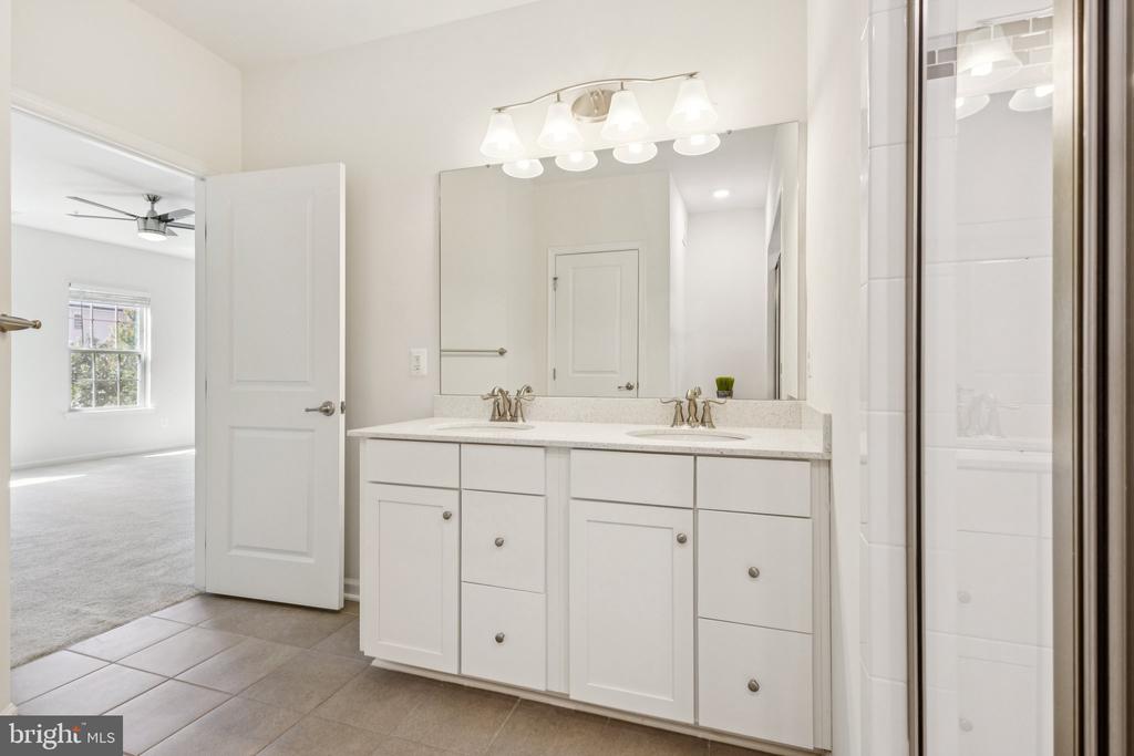 42114 PIEBALD SQUARE