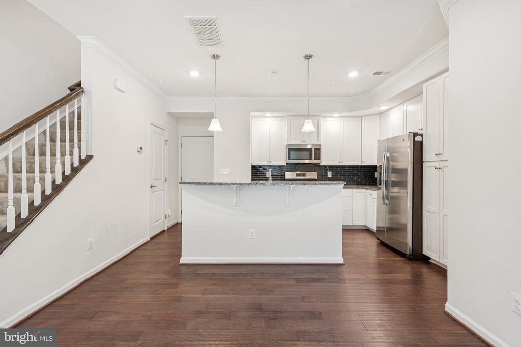 42114 PIEBALD SQUARE