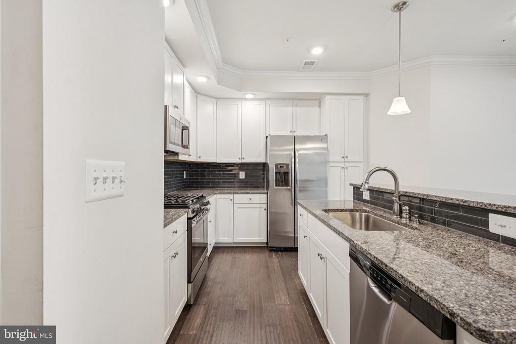 42114 PIEBALD SQUARE