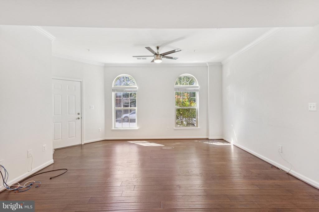42114 PIEBALD SQUARE