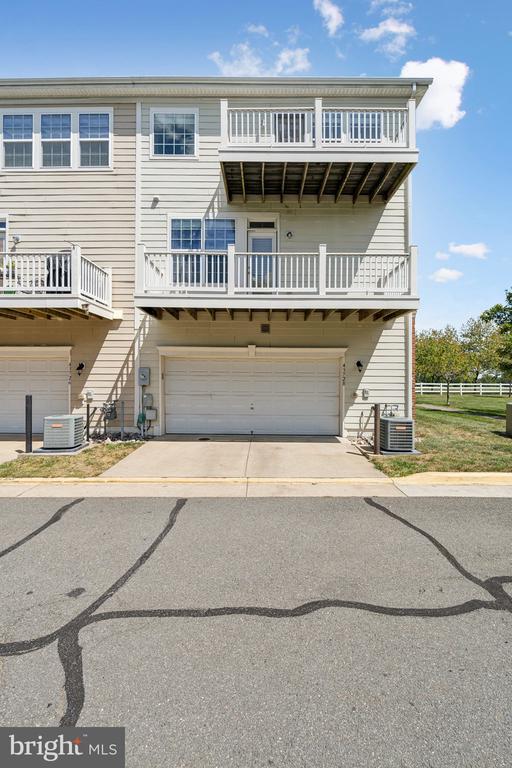 43728 GOLD HILL SQUARE