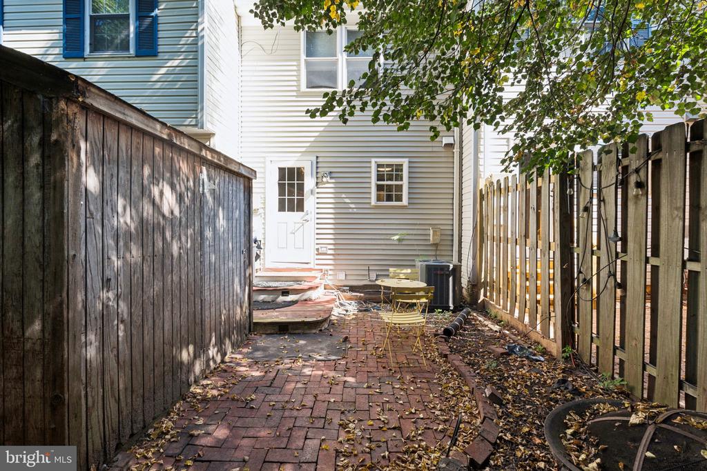 32 DORRELL COURT