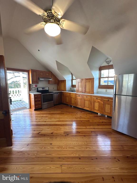 230 W MAIN STREET