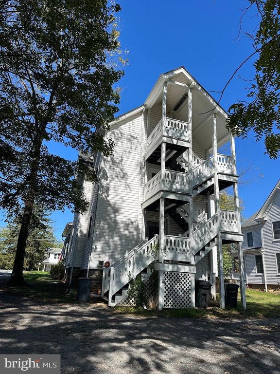 230 W MAIN STREET