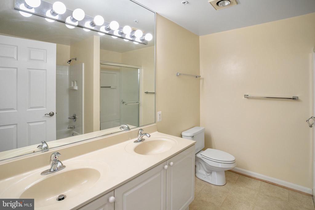 19375 CYPRESS RIDGE TERRACE 418