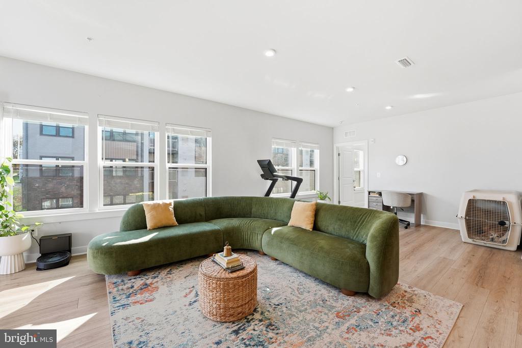 46294 MOUNT MILSTEAD TERRACE 305