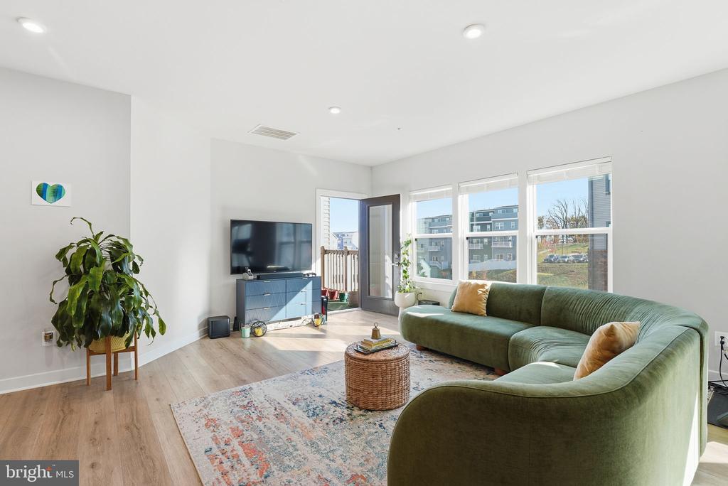 46294 MOUNT MILSTEAD TERRACE 305