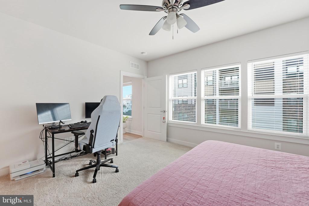 46294 MOUNT MILSTEAD TERRACE 305