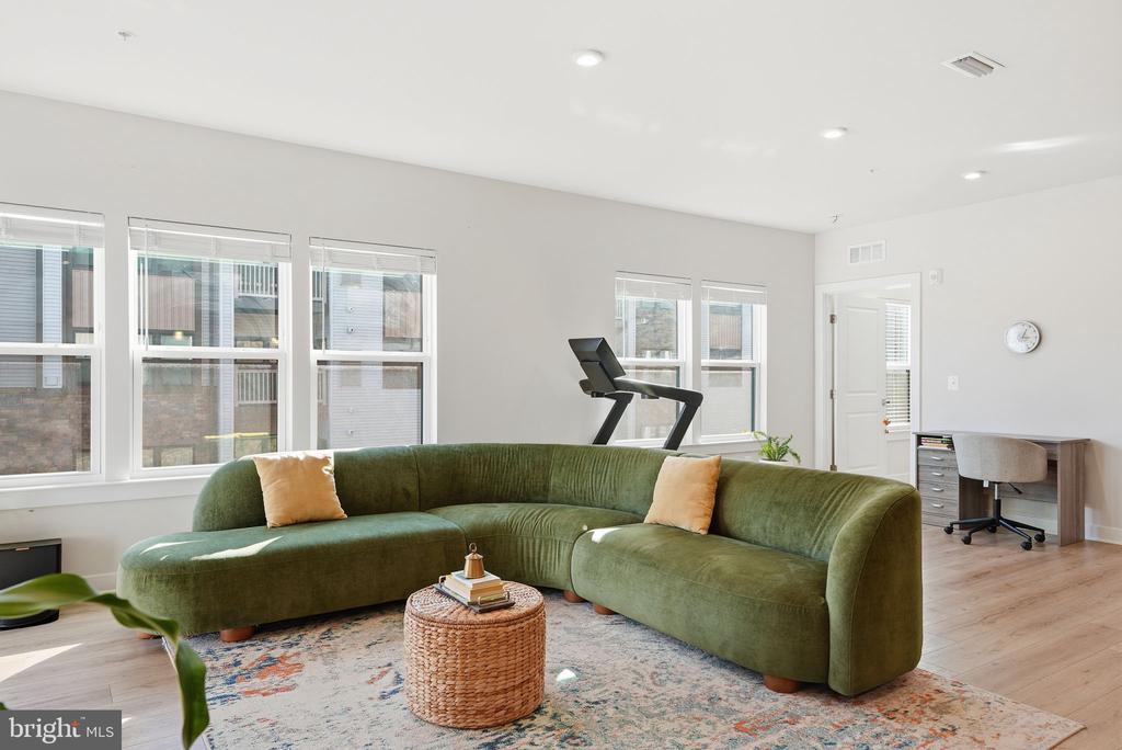 46294 MOUNT MILSTEAD TERRACE 305