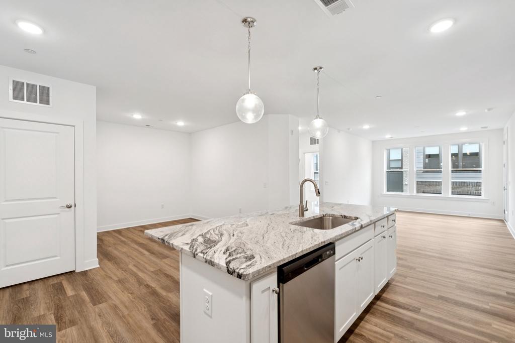 21731 DOVEKIE TERRACE 505