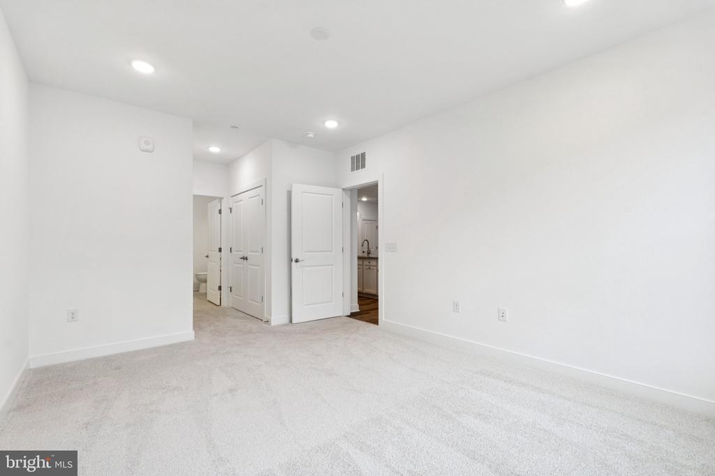 21731 DOVEKIE TERRACE 505