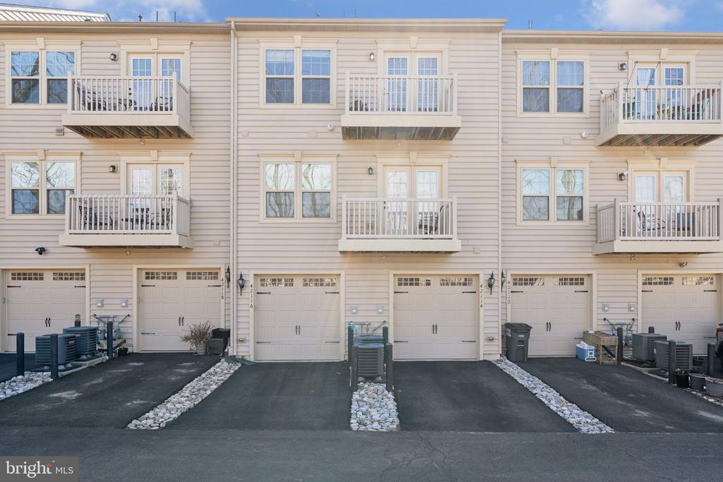 42116 PIEBALD SQUARE