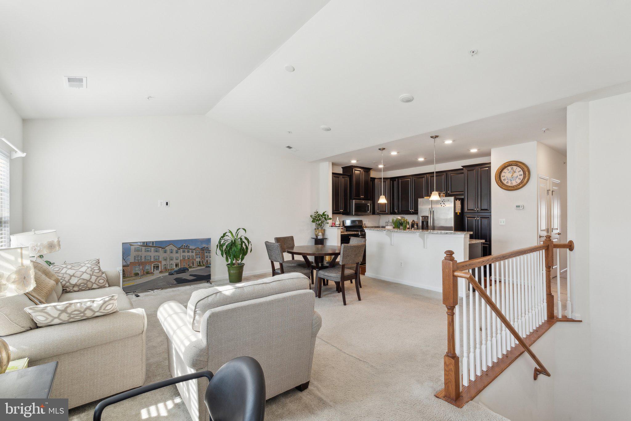 42116 PIEBALD SQUARE