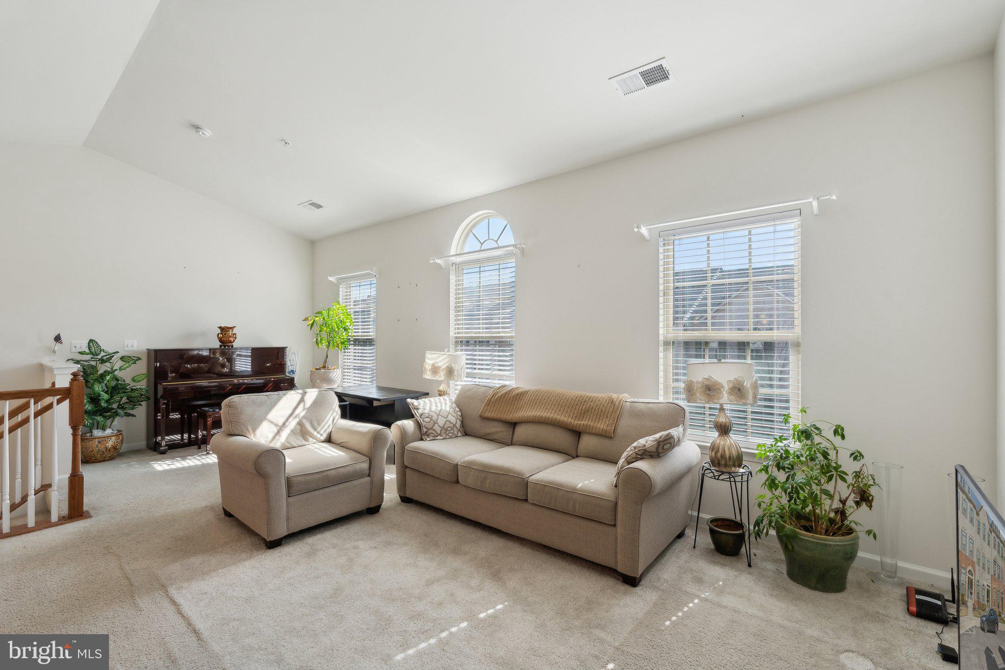 42116 PIEBALD SQUARE