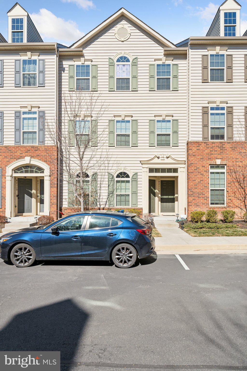 42116 PIEBALD SQUARE