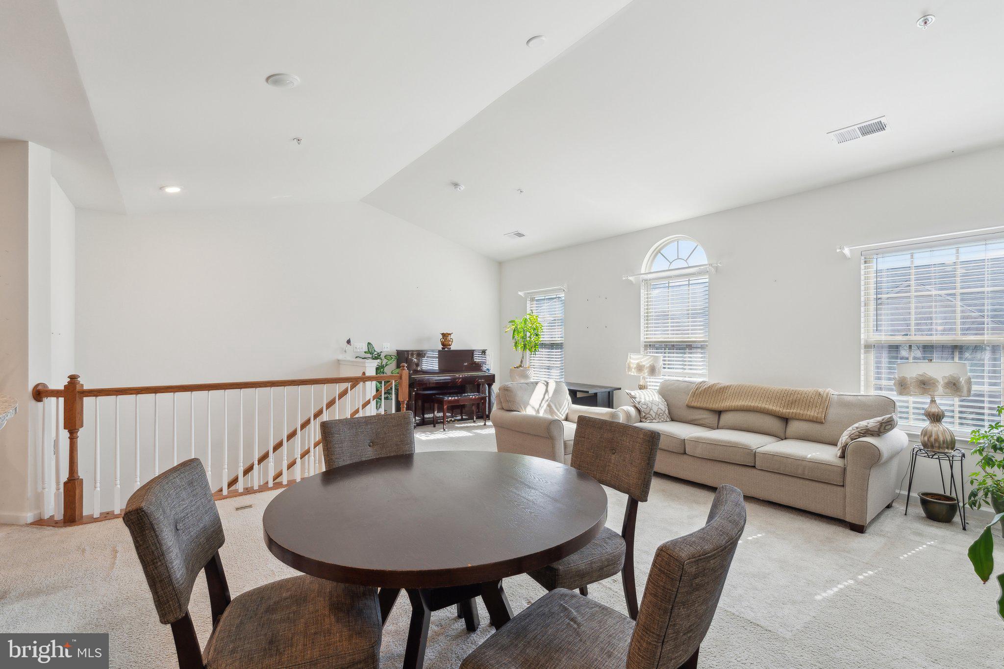 42116 PIEBALD SQUARE