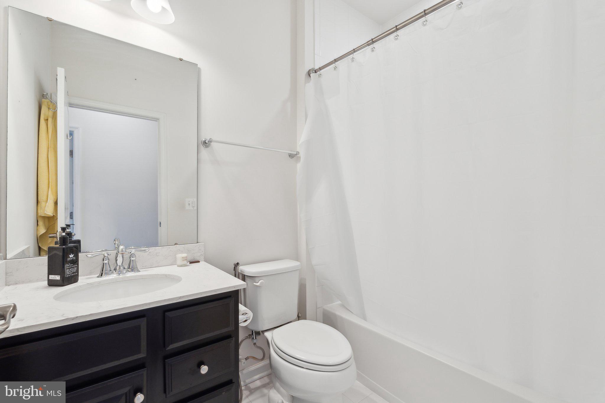 42116 PIEBALD SQUARE