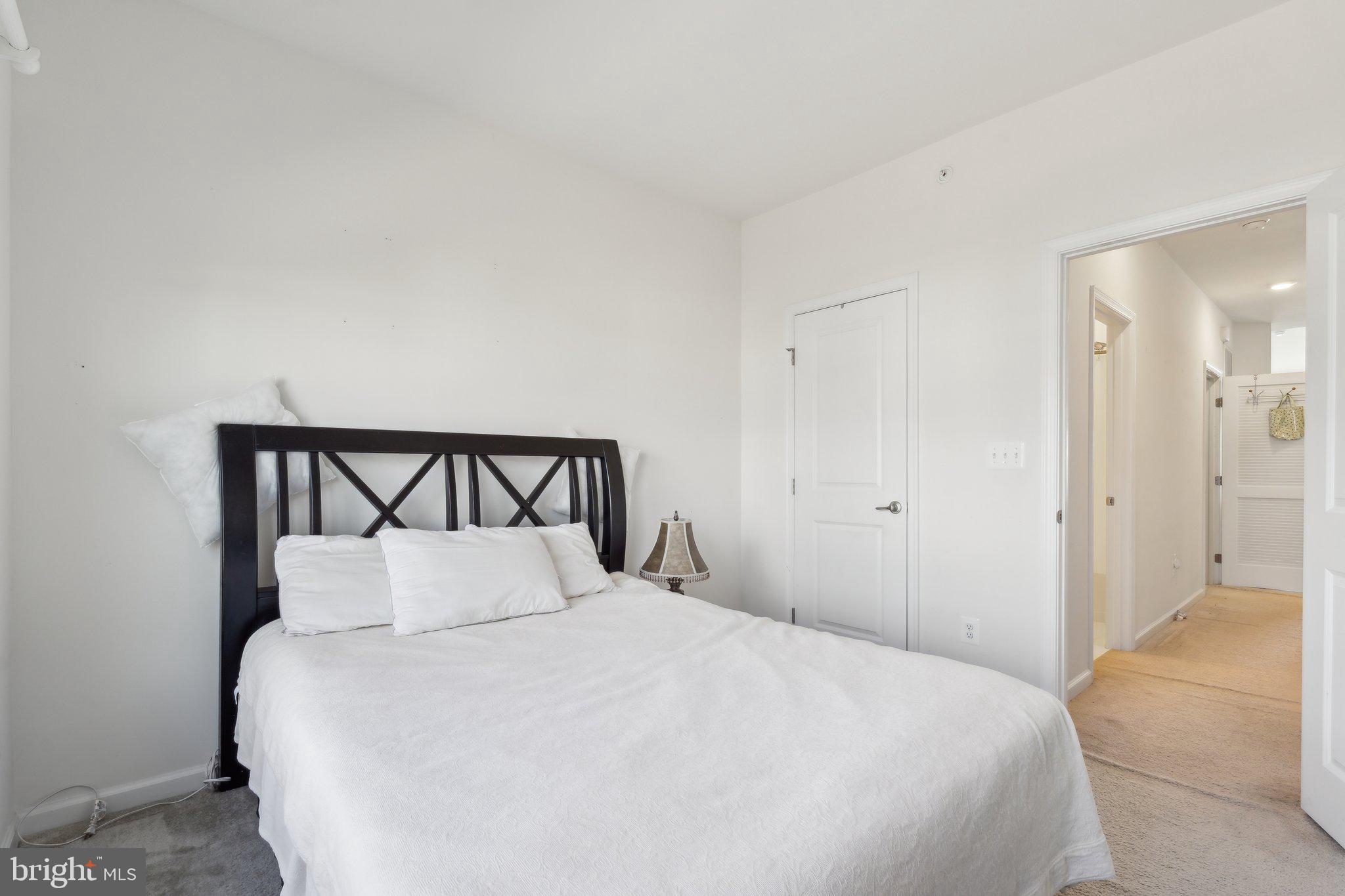 42116 PIEBALD SQUARE