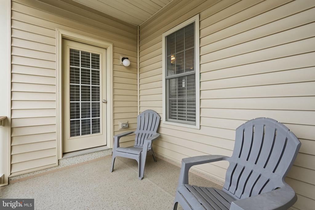 22597 WINDSOR LOCKS SQUARE