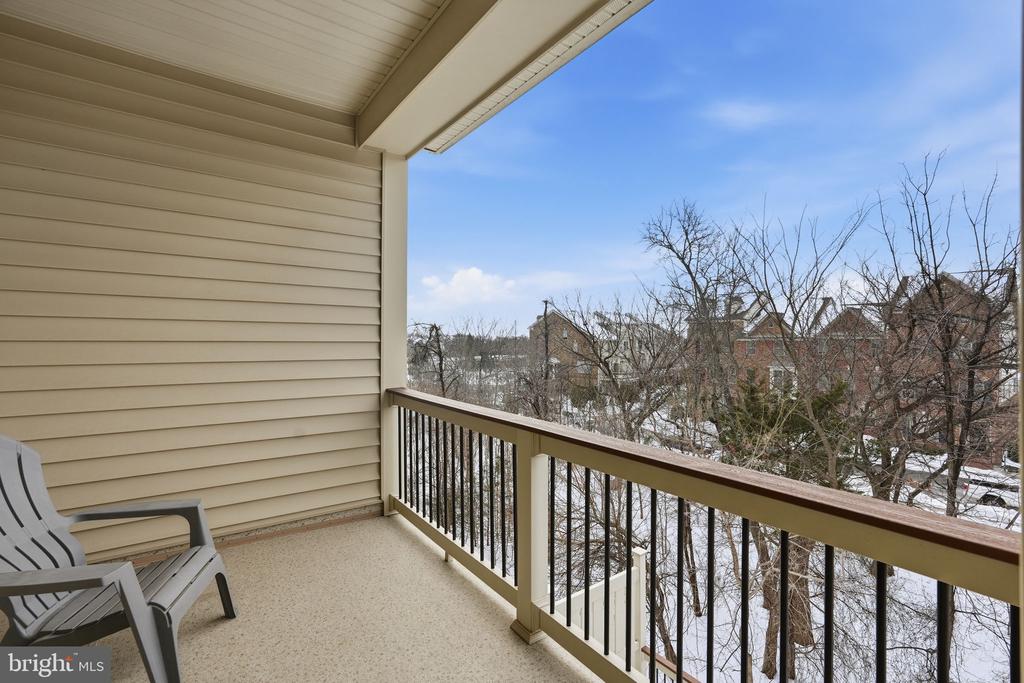 22597 WINDSOR LOCKS SQUARE