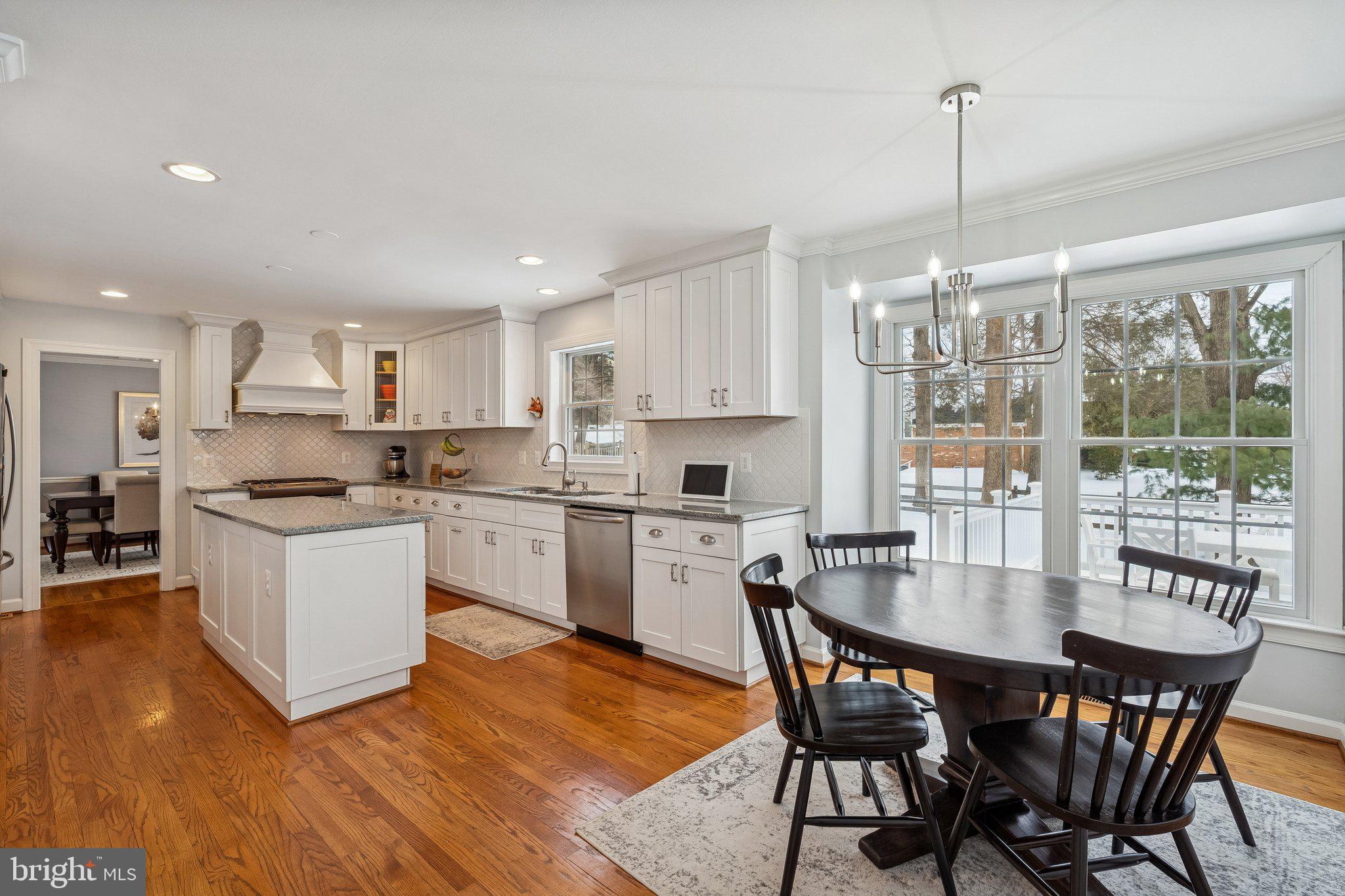 404 BEAUREGARD DRIVE SE