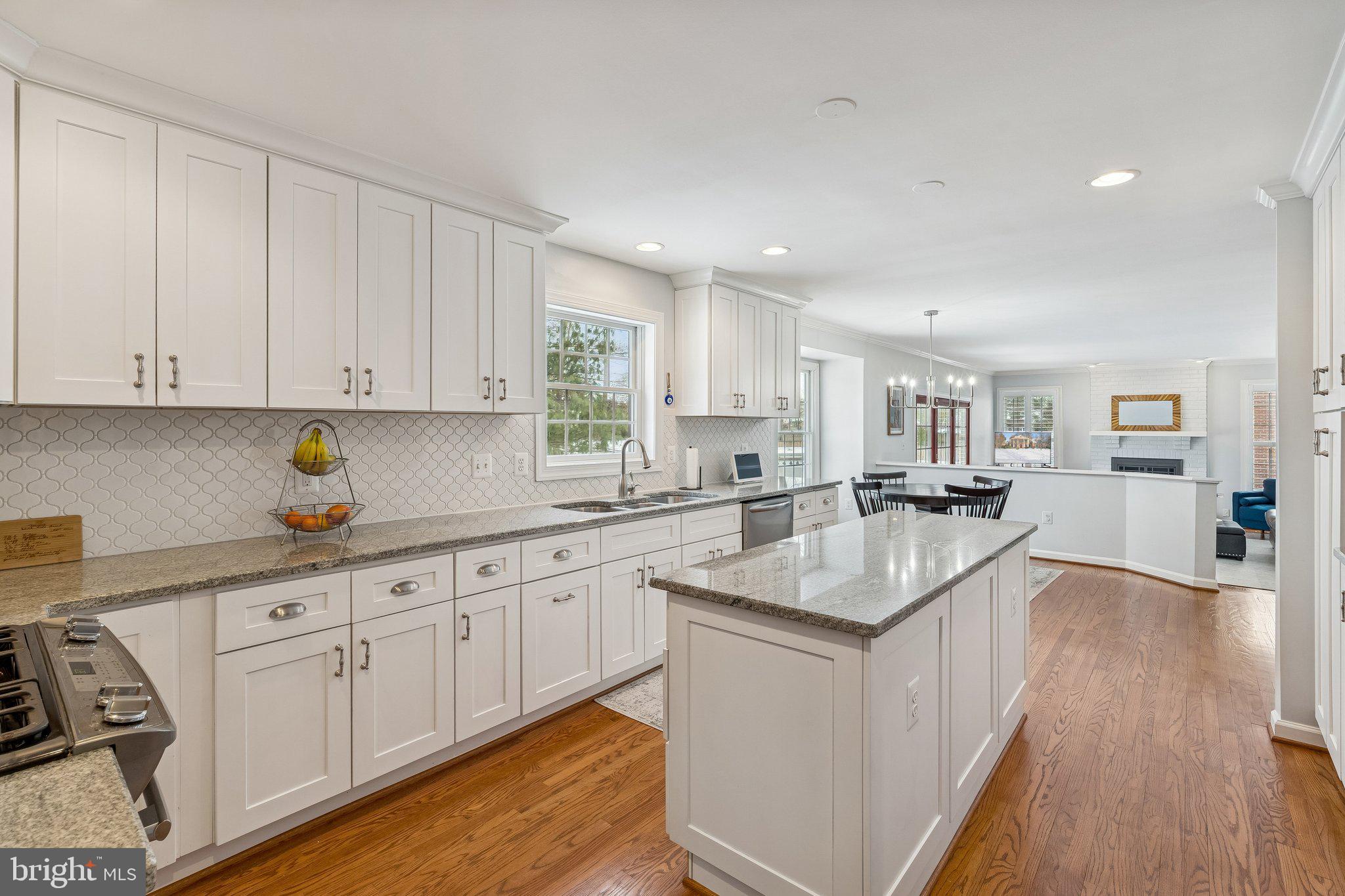 404 BEAUREGARD DRIVE SE