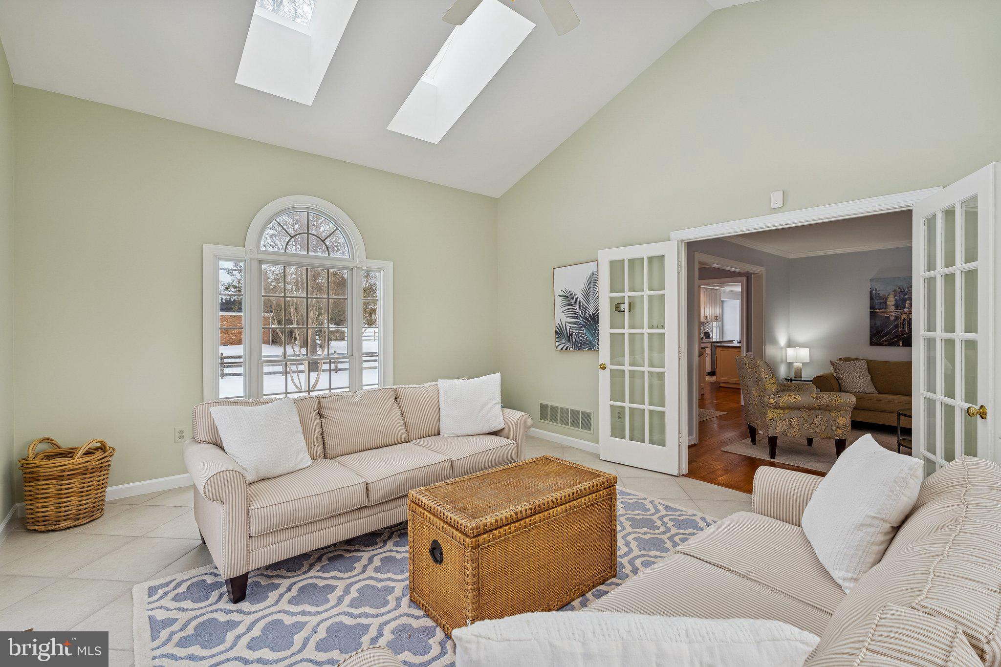 404 BEAUREGARD DRIVE SE
