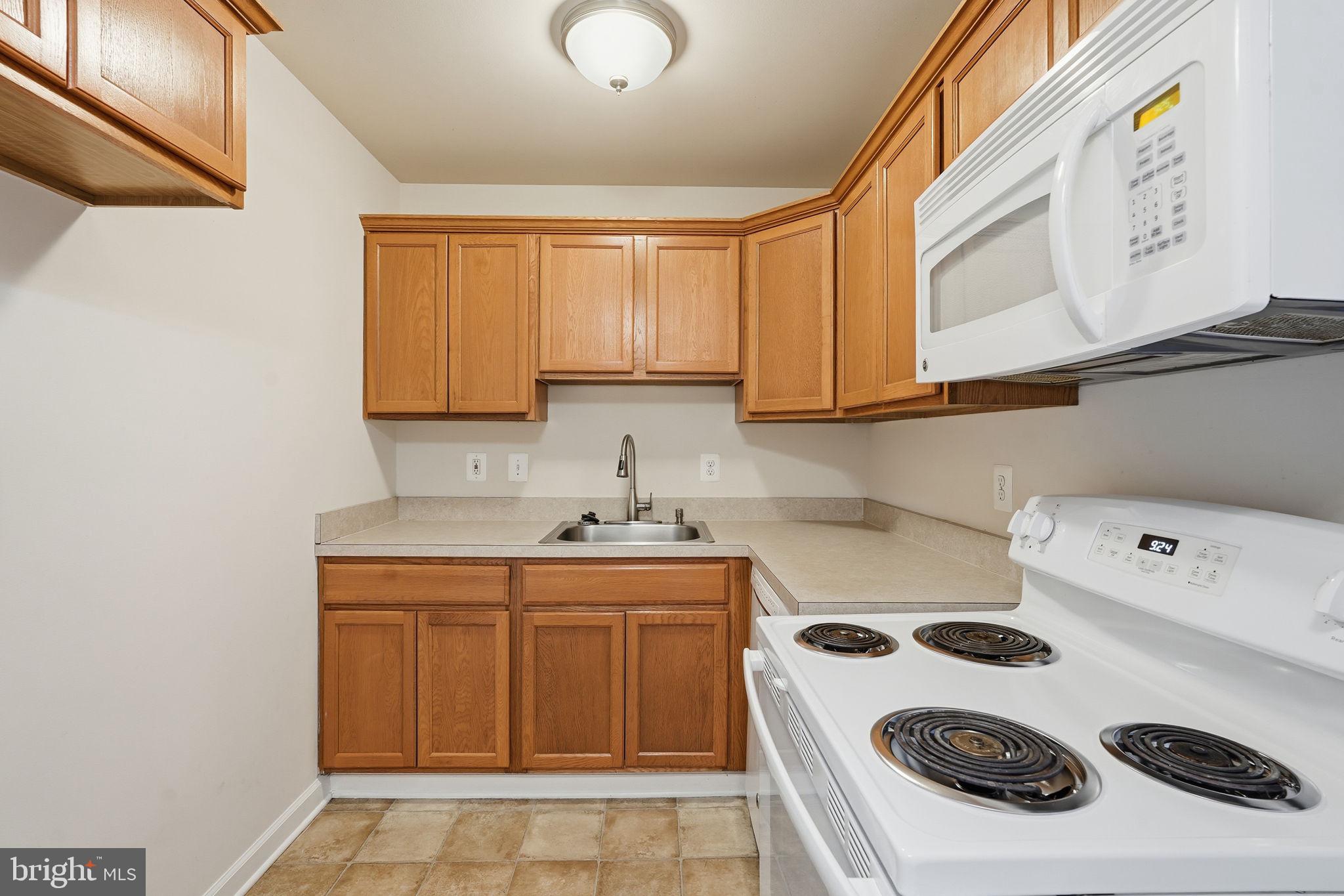 300 E FURMAN DRIVE