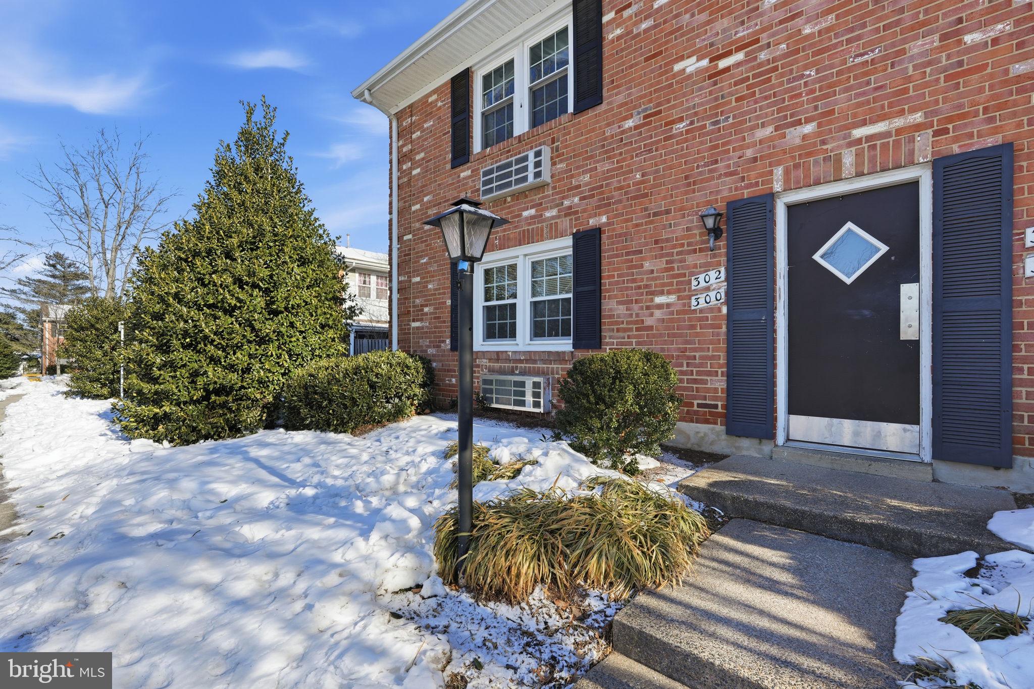 300 E FURMAN DRIVE