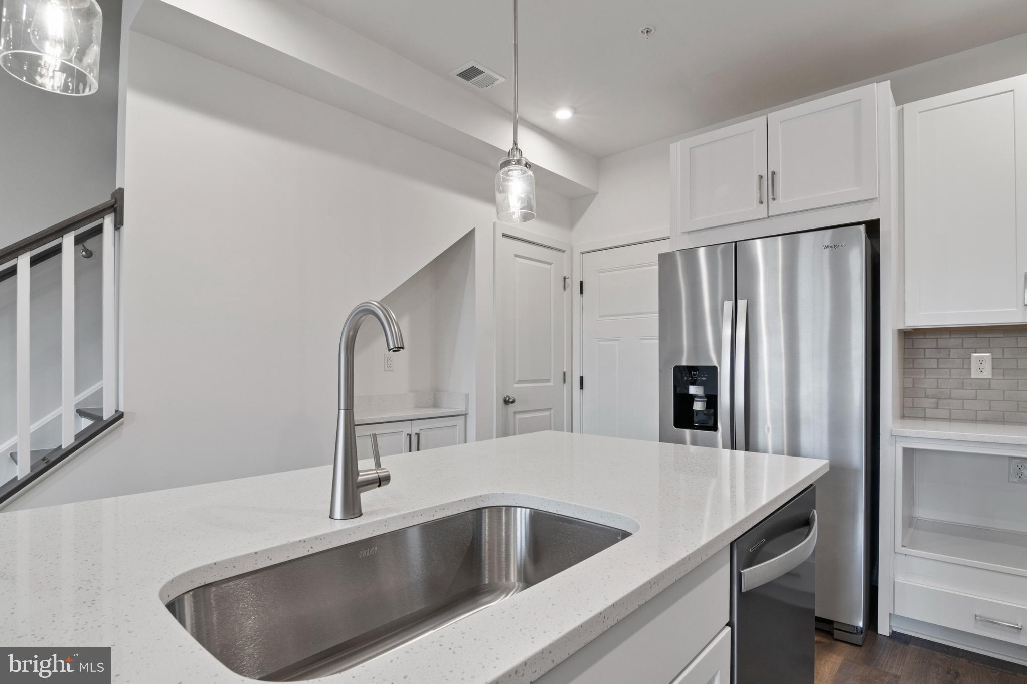 20935 BLUEBIRD SQUARE