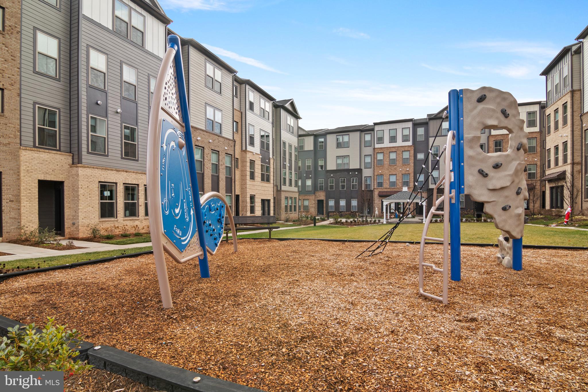 20935 BLUEBIRD SQUARE