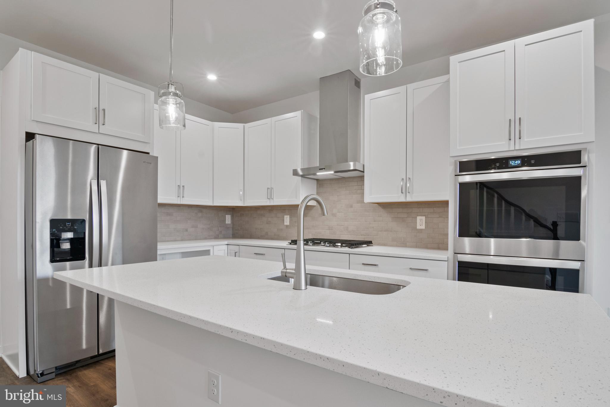 20935 BLUEBIRD SQUARE